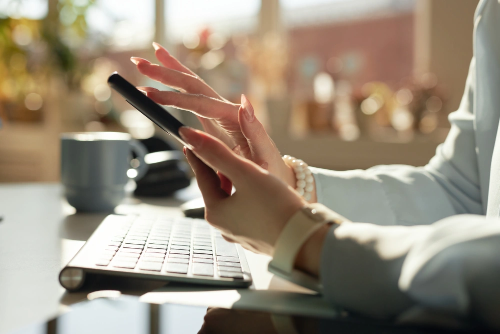 Social Media - współczesne centrum komunikacji i wpływu